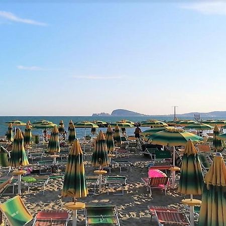 Guesthouse Holiday Formia Beach Exteriör bild