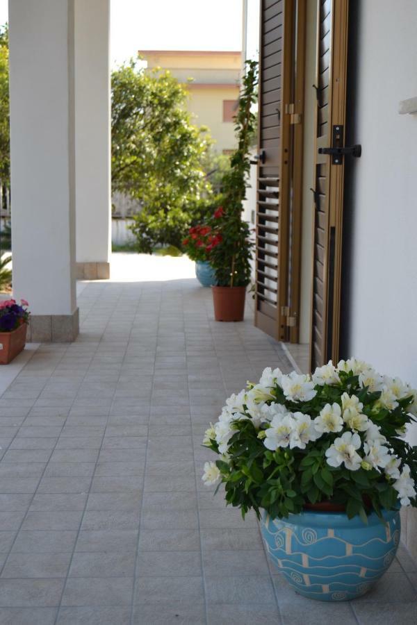 Guesthouse Holiday Formia Beach Exteriör bild