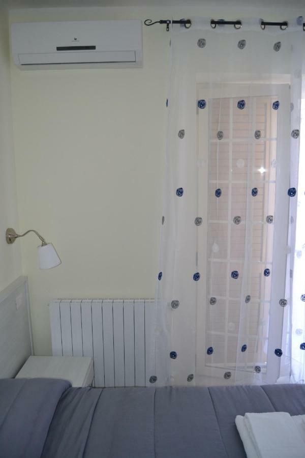 Guesthouse Holiday Formia Beach Exteriör bild