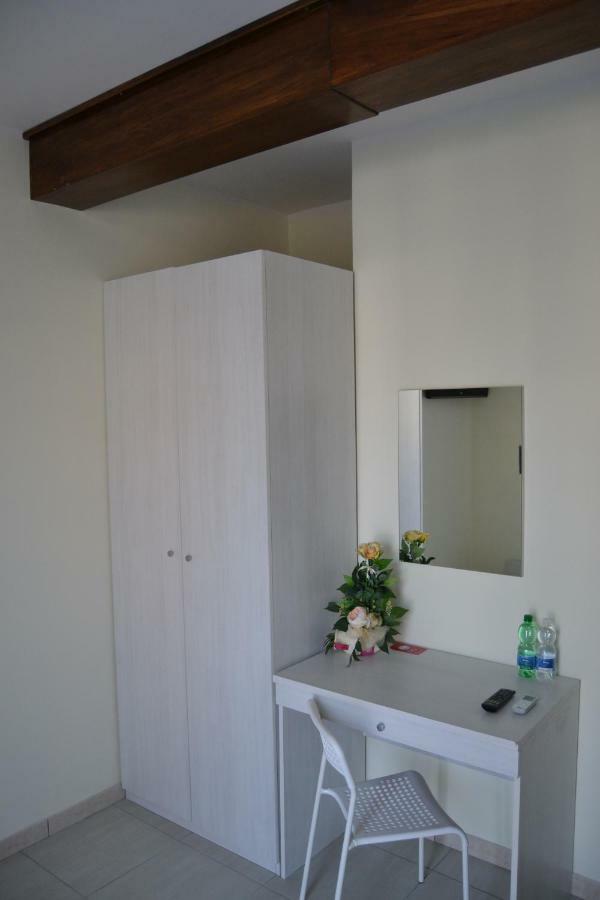 Guesthouse Holiday Formia Beach Exteriör bild