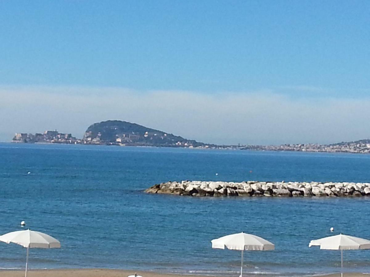 Guesthouse Holiday Formia Beach Exteriör bild