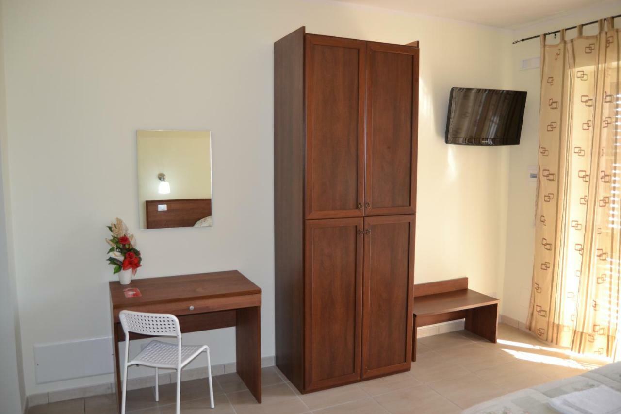 Guesthouse Holiday Formia Beach Exteriör bild