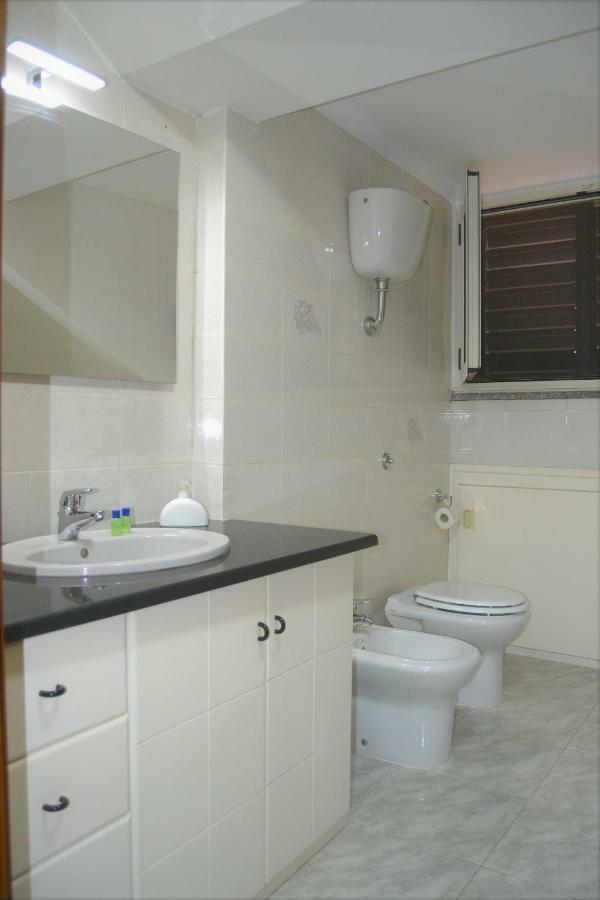Guesthouse Holiday Formia Beach Exteriör bild