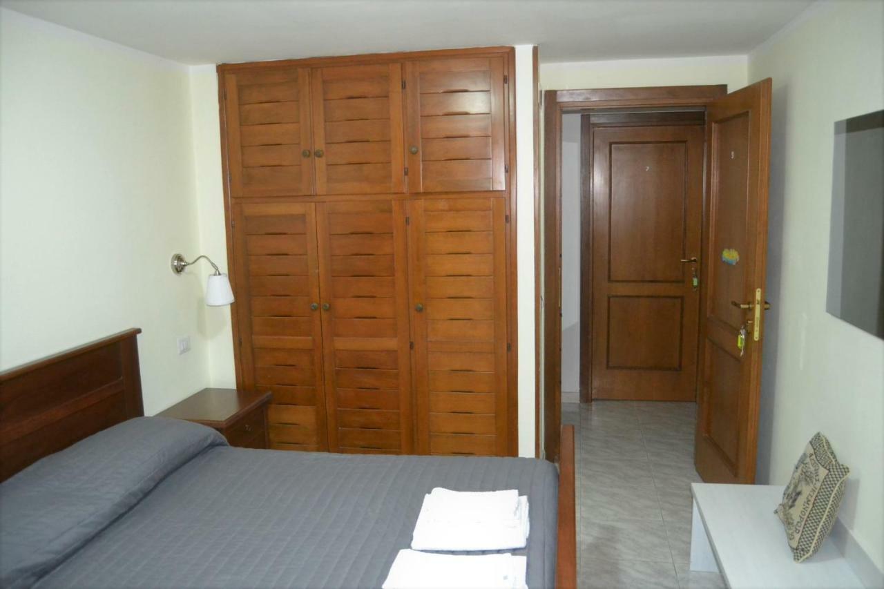 Guesthouse Holiday Formia Beach Exteriör bild