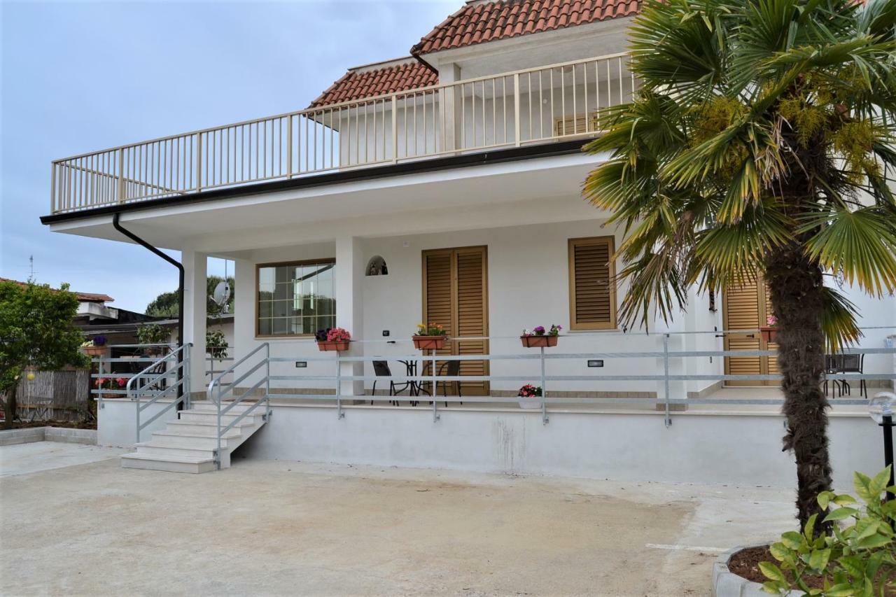 Guesthouse Holiday Formia Beach Exteriör bild