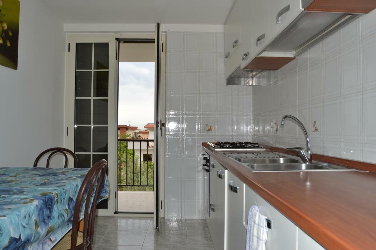Guesthouse Holiday Formia Beach Exteriör bild