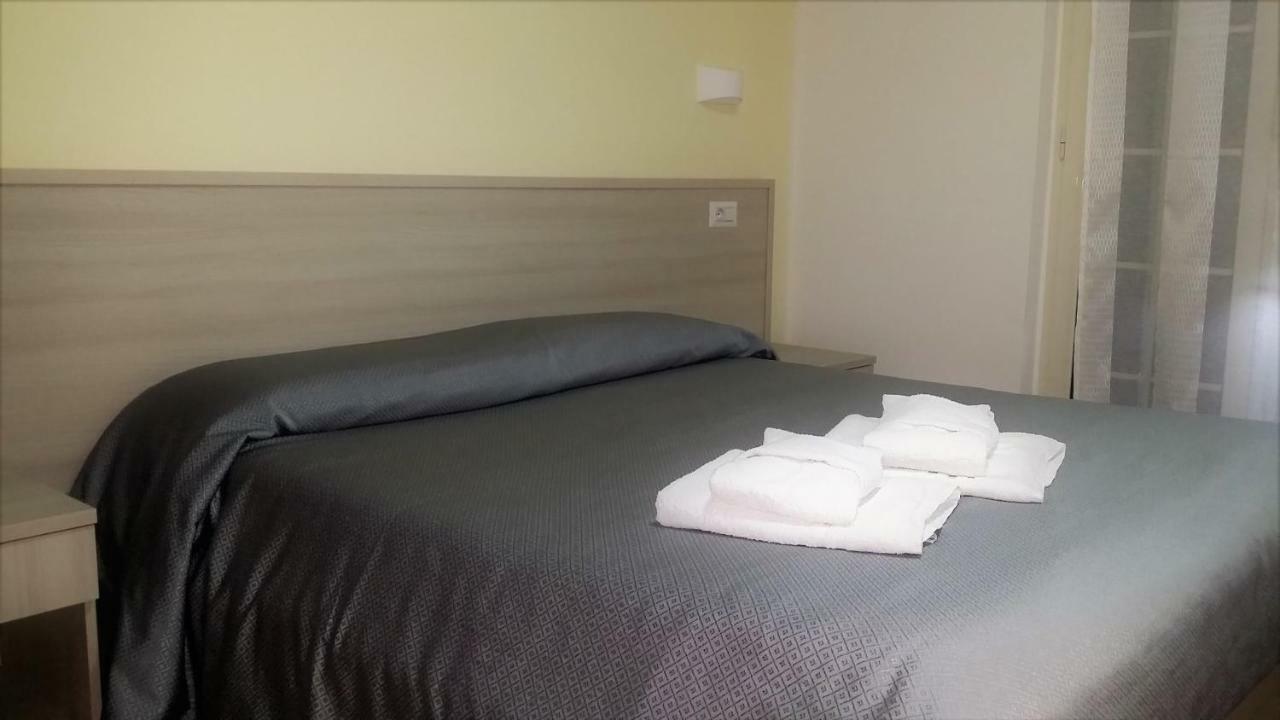 Guesthouse Holiday Formia Beach Exteriör bild