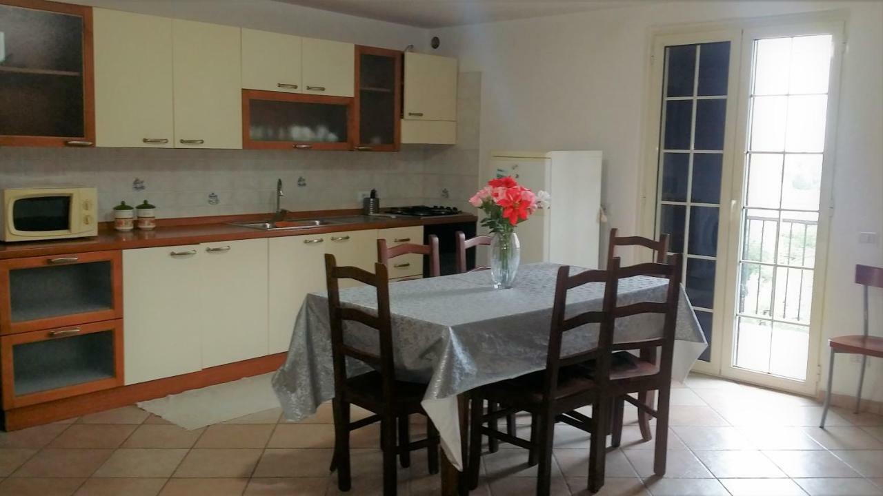Guesthouse Holiday Formia Beach Exteriör bild